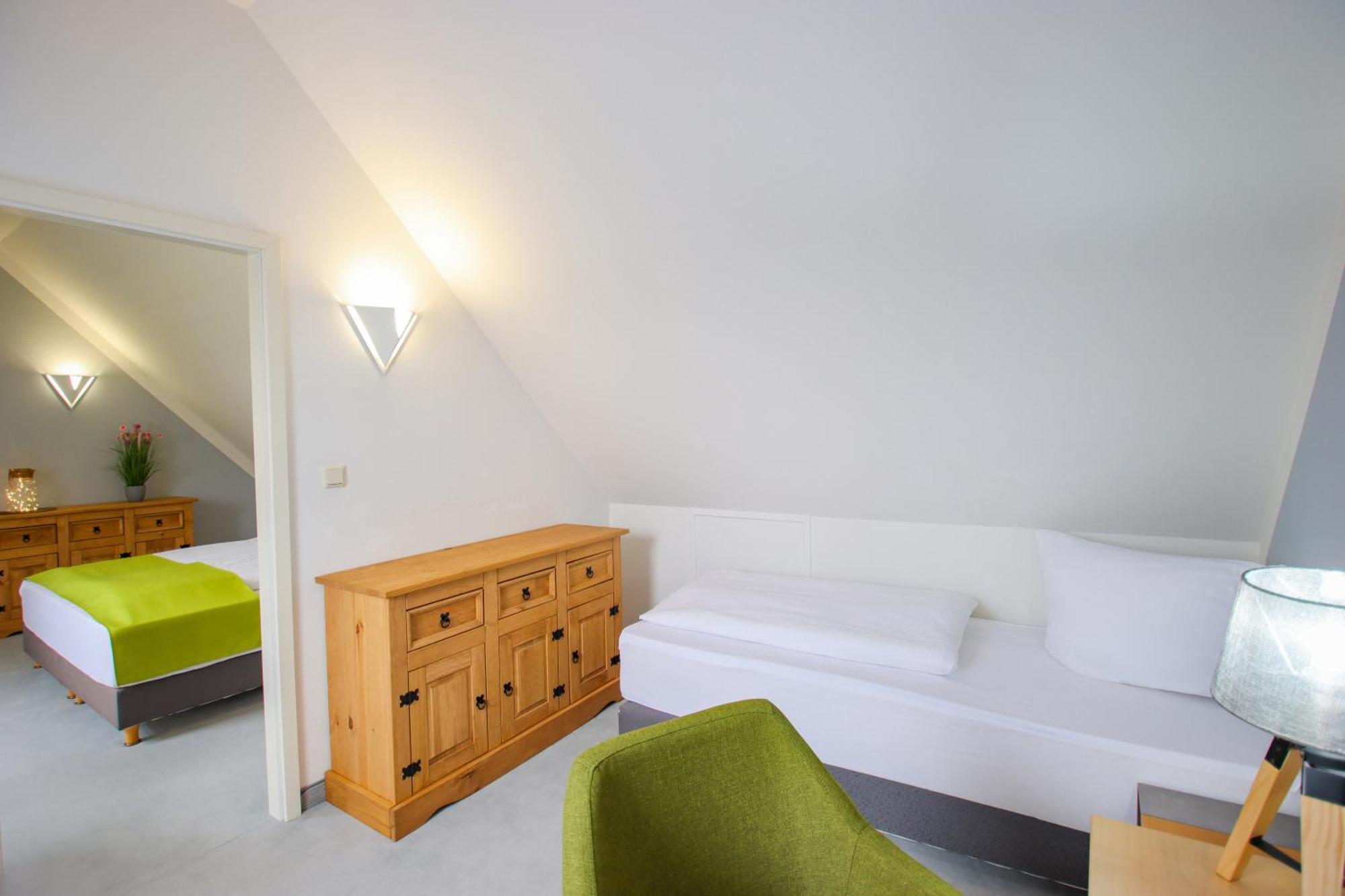 Inselhotel Kleiner Bodden Buschvitz Exterior photo