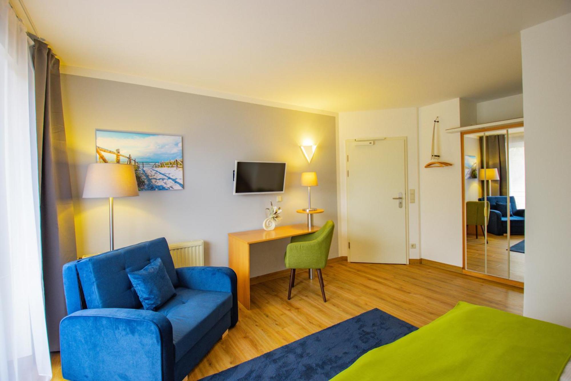 Inselhotel Kleiner Bodden Buschvitz Exterior photo