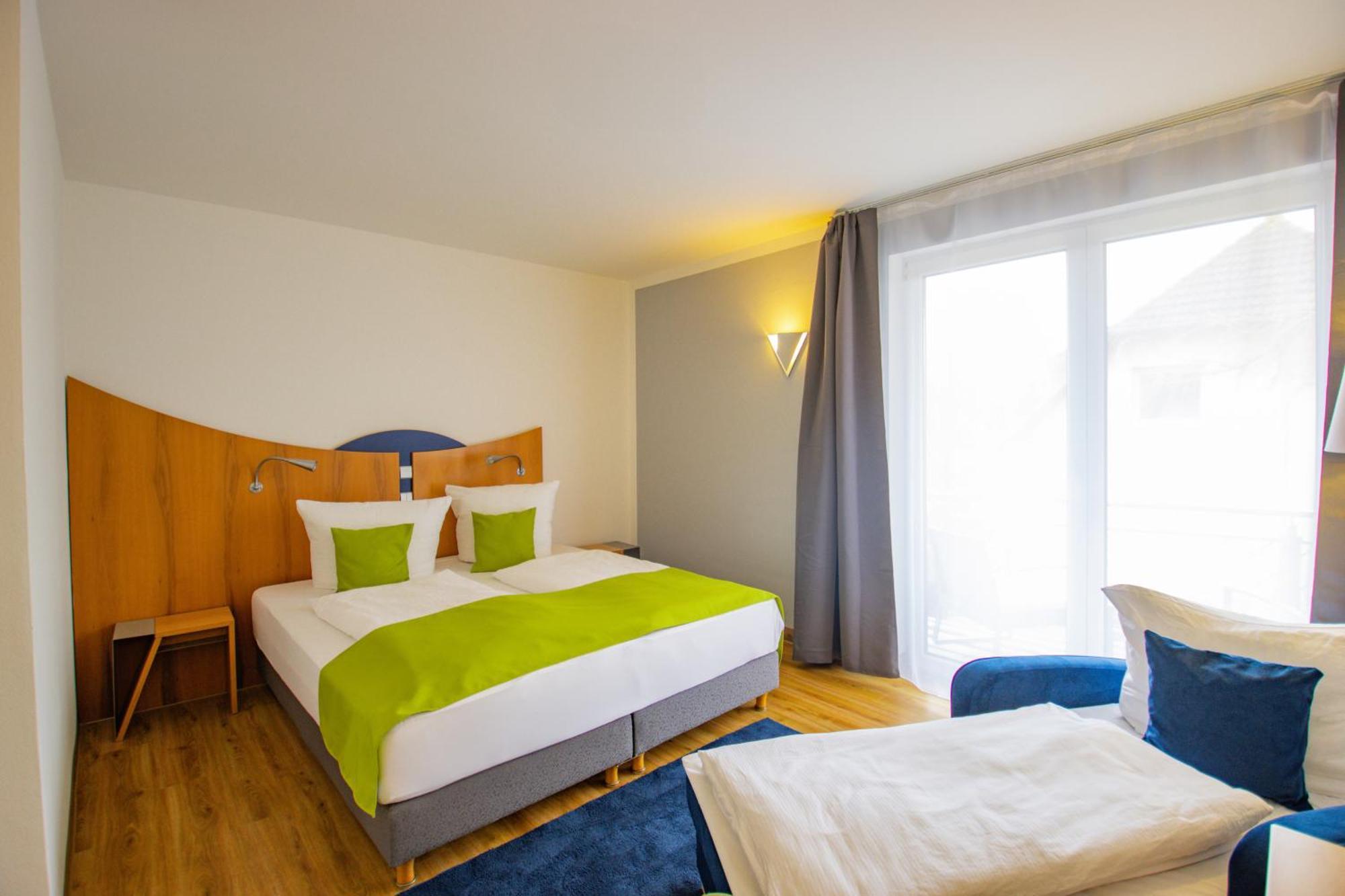 Inselhotel Kleiner Bodden Buschvitz Exterior photo